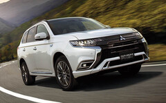 三菱 アウトランダーPHEV