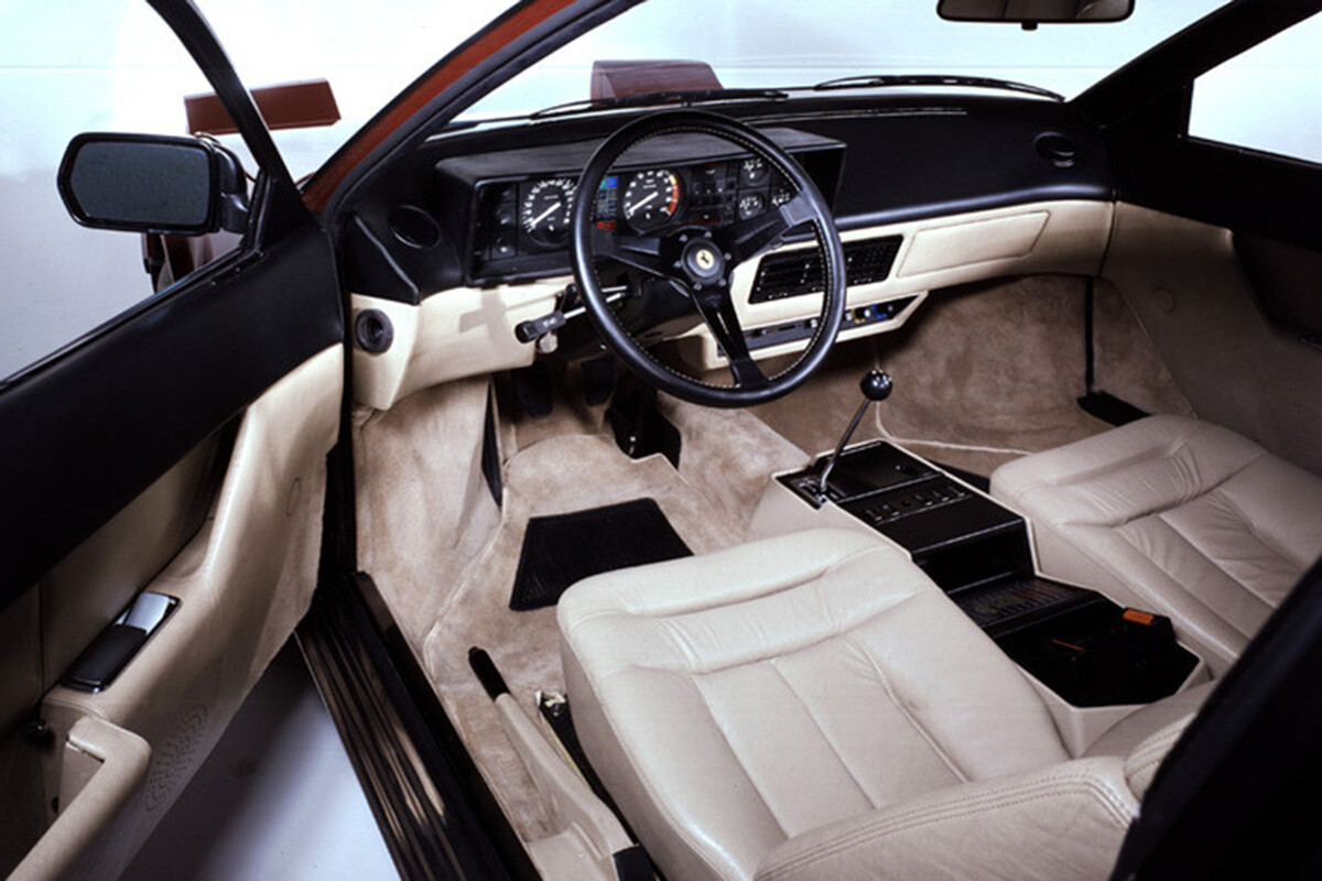 【脇役フェラーリの魅力】これなら手が届くかも？と思わせた「モンディアル8」は“ビジネスマンが乗れる”フェラーリだった