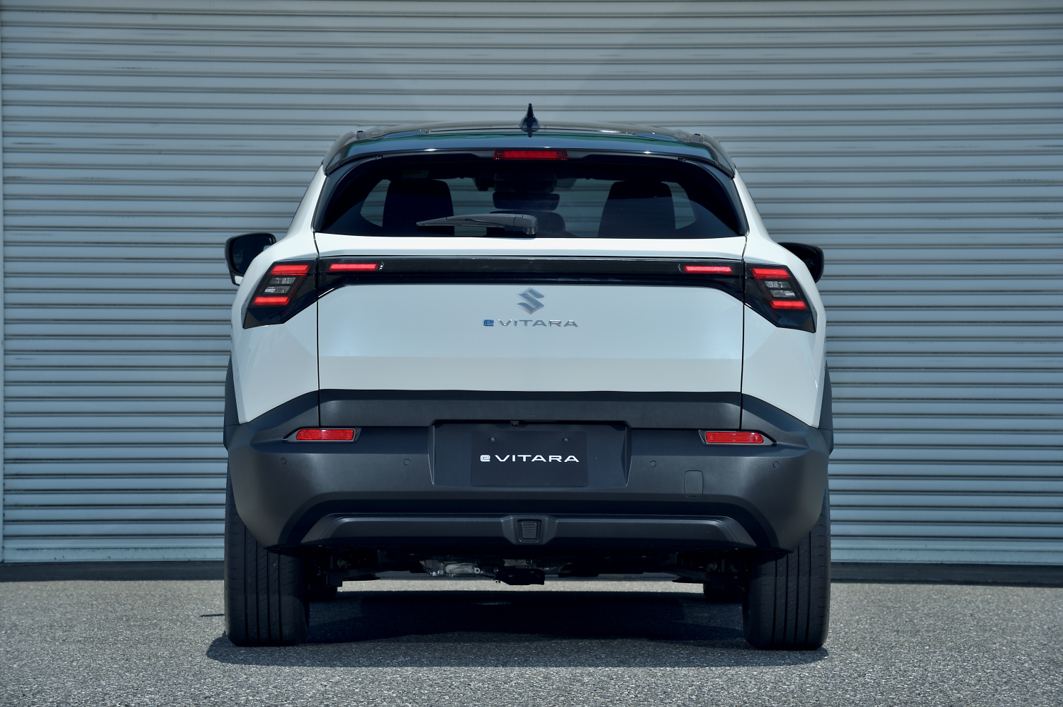 【低価格に強いスズキが本気のEV投入】新型「eビターラ」全貌公開。最大航続520km＆約399で登場…補助金適用で実質300万台前半に