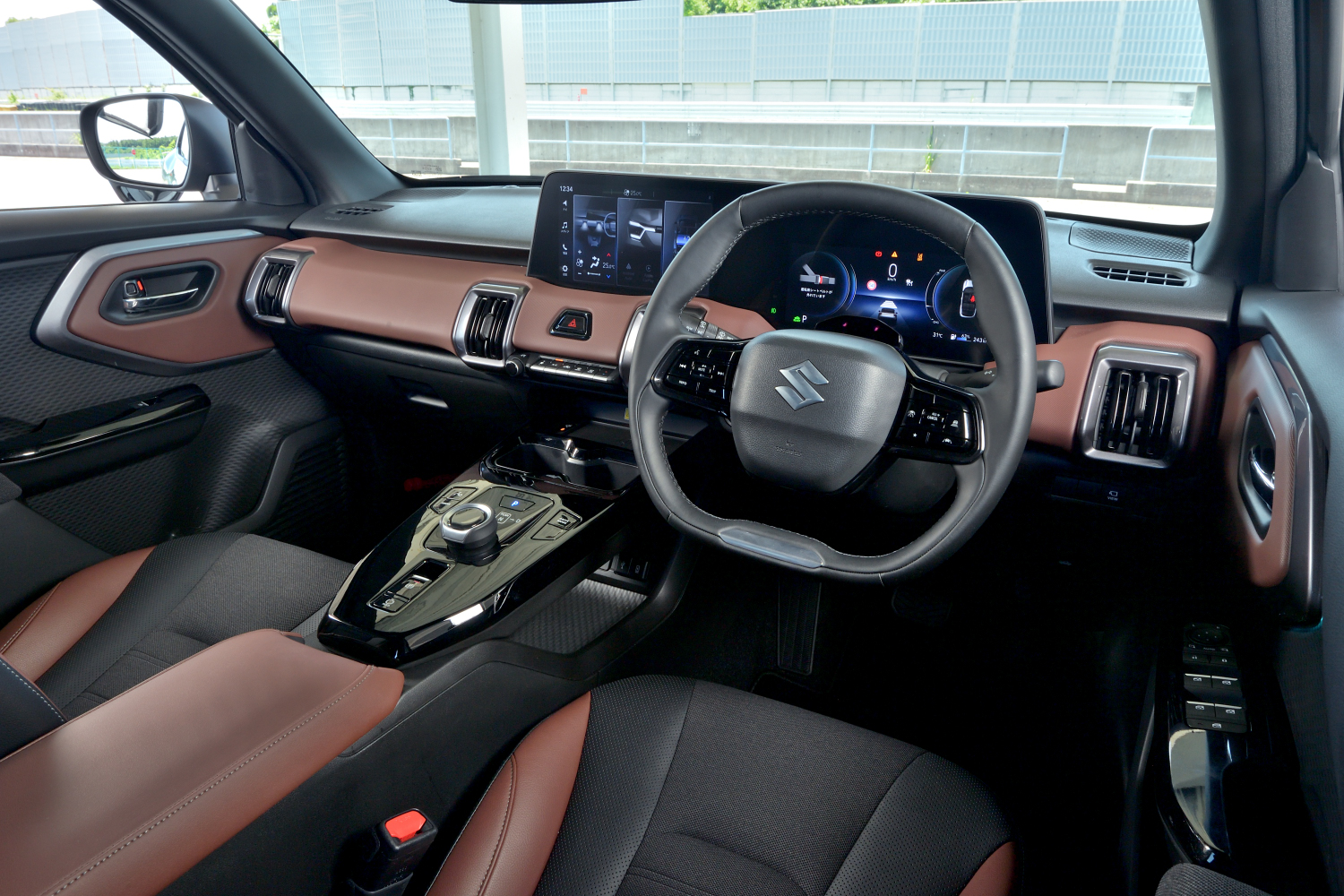 【低価格に強いスズキが本気のEV投入】新型「eビターラ」全貌公開。最大航続520km＆約399で登場…補助金適用で実質300万台前半に
