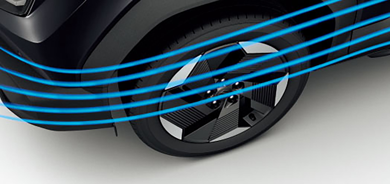【低価格に強いスズキが本気のEV投入】新型「eビターラ」全貌公開。最大航続520km＆約399で登場…補助金適用で実質300万台前半に