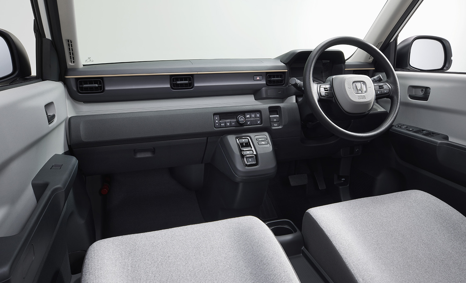 【新型軽】ホンダ「N-ONE e:」デビュー！ 目指したのは“日常の足として使うEV”。2グレードを設定し価格は269から