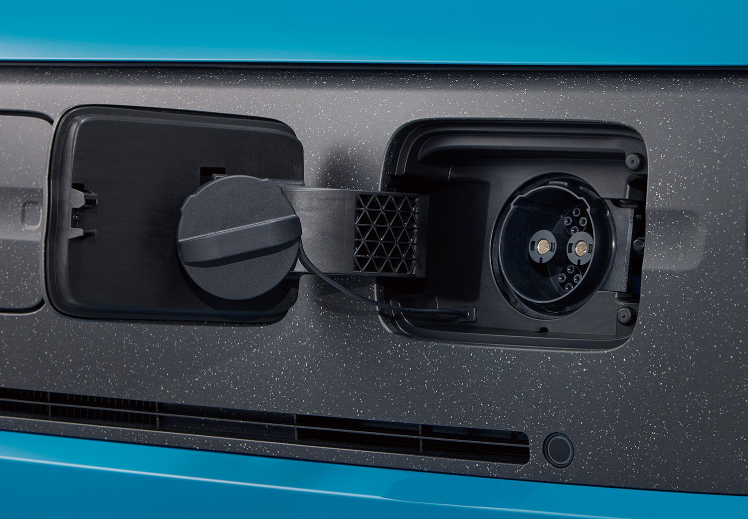 【新型軽】ホンダ「N-ONE e:」デビュー！ 目指したのは“日常の足として使うEV”。2グレードを設定し価格は269から