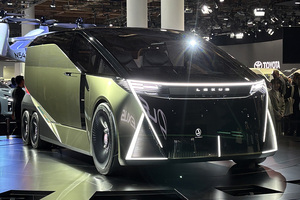 セダンからスペースへ…「LS」“6輪ミニバン化”の背景とは？ 同時に「LSクーペ」と「LSマイクロコンセプト」を披露した意味