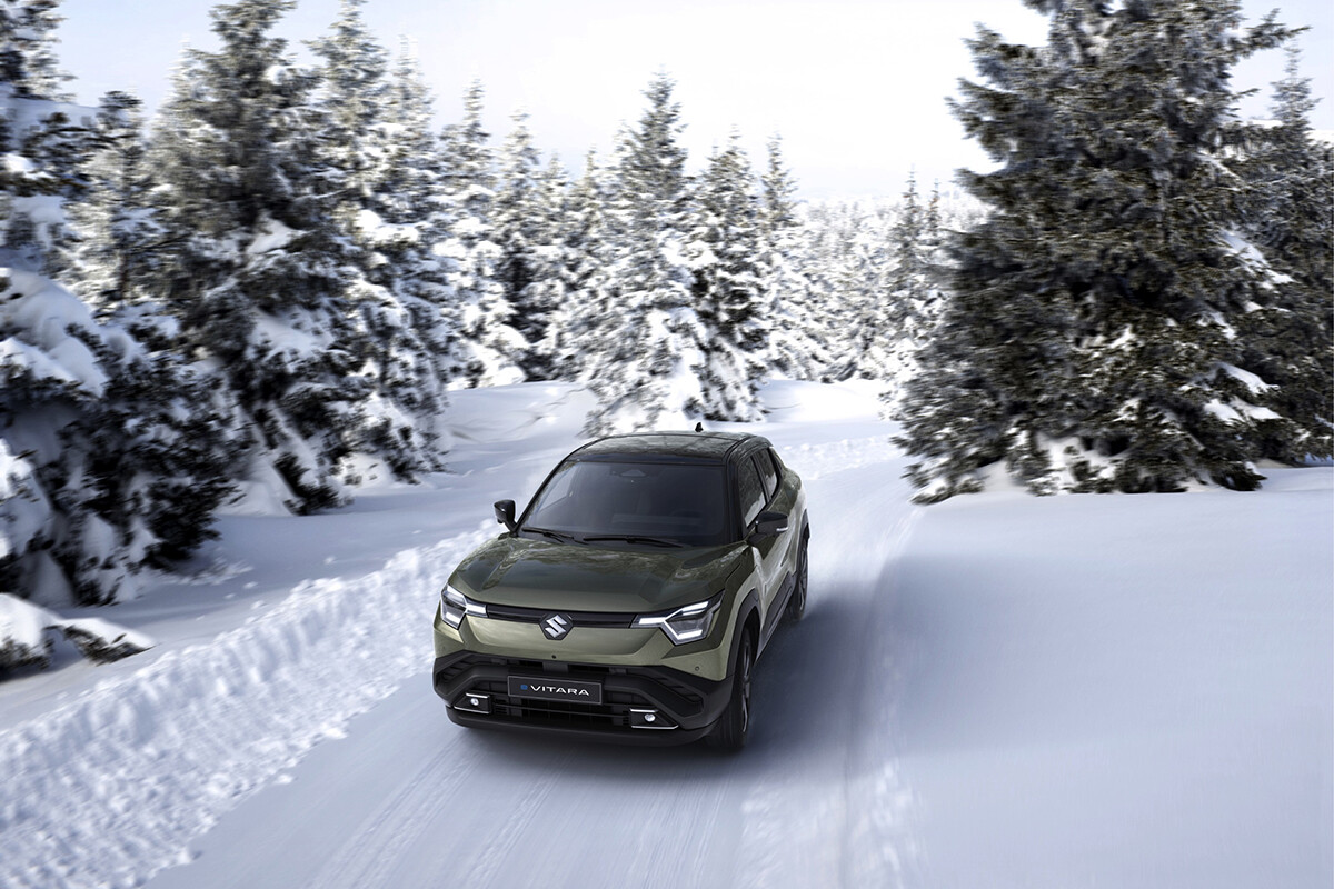 スズキの小型SUV「eビターラ」発売まで約2ヶ月。現在の受注状況は？ 補助金厚めで都市部を中心にジワジワ人気拡大中