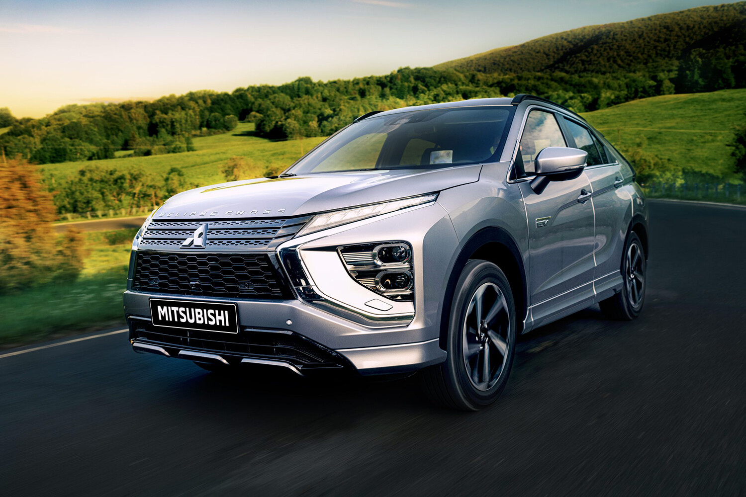 三菱のコンパクトSUV「エクリプスクロス」が前年超えと販売好調。評価されるポイントは“絶妙なサイズ感”にあった