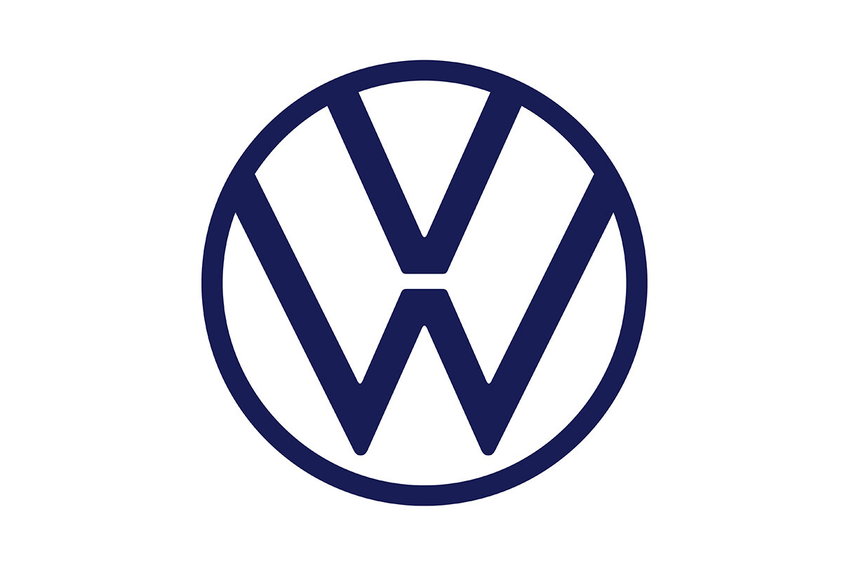 スズキのエンブレム変更に賛否。「落ち着いて洗練された」「どこが変わったのか分からない」…各メーカーが「フラットデザイン」を採用する理由とは