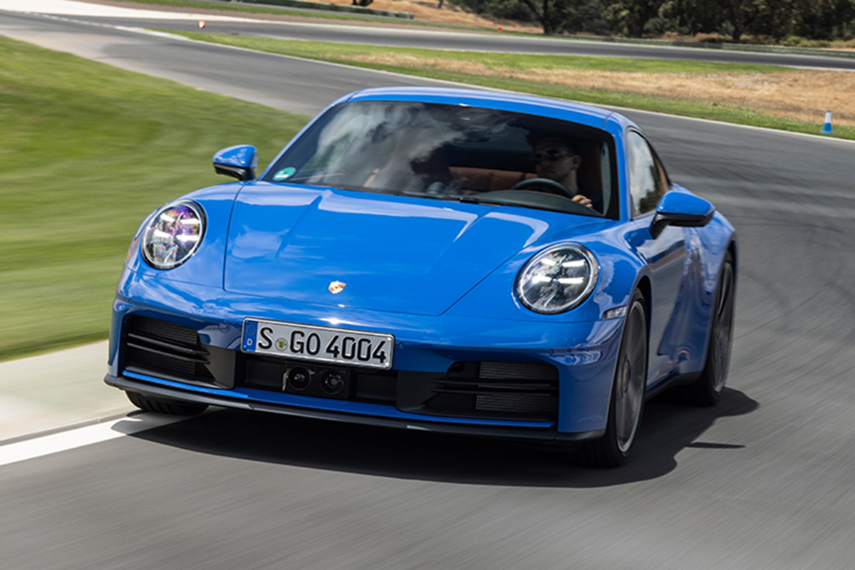 【スクープ】ついに復活！ 911最強グレード「GT2 RS」は空力も価格も異次元？ ニュルで捉えた次世代フラッグシップの画像多数