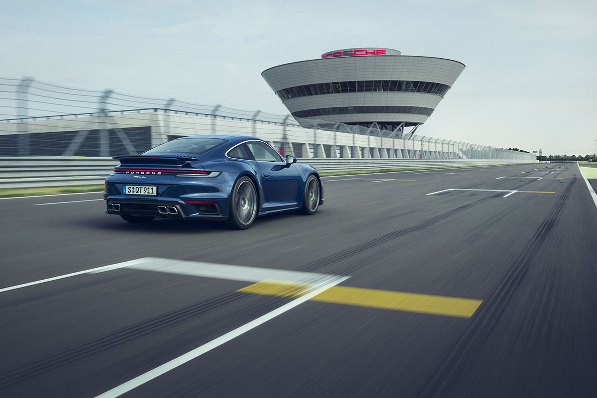 【スクープ】ついに復活！ 911最強グレード「GT2 RS」は空力も価格も異次元？ ニュルで捉えた次世代フラッグシップの画像多数