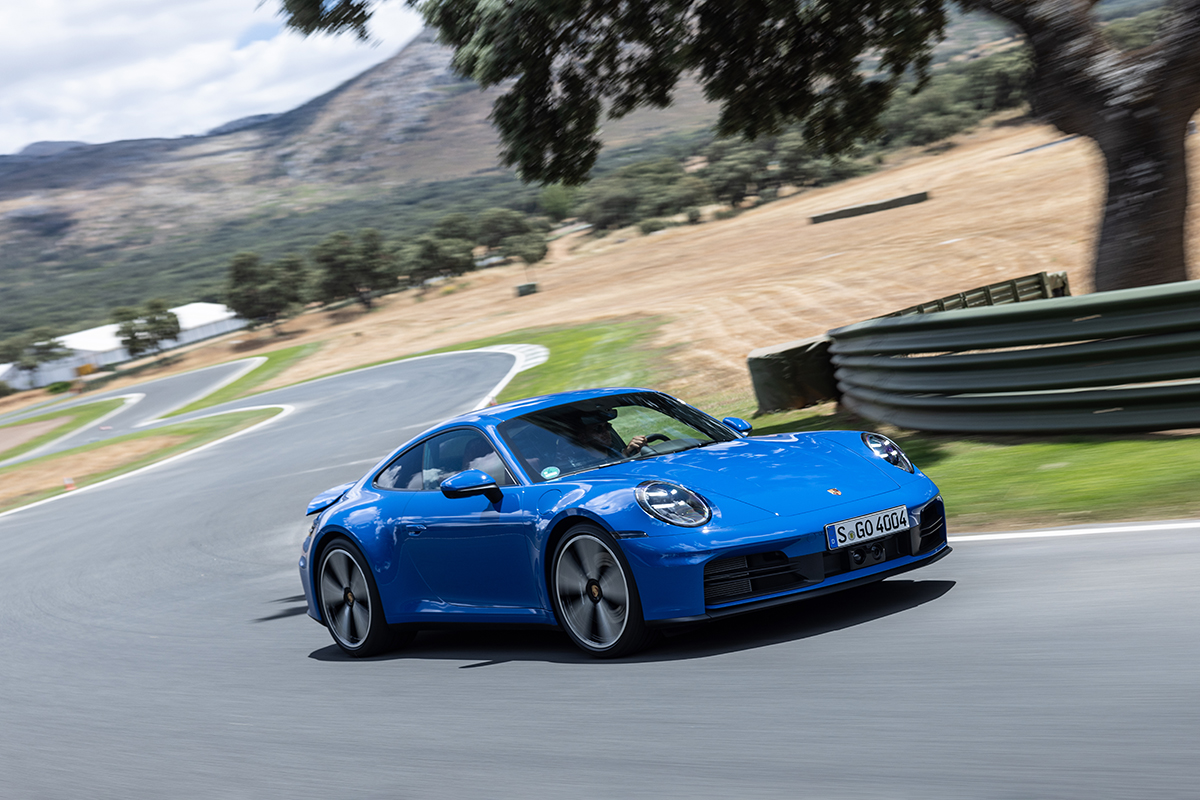 【スクープ】ついに復活！ 911最強グレード「GT2 RS」は空力も価格も異次元？ ニュルで捉えた次世代フラッグシップの画像多数