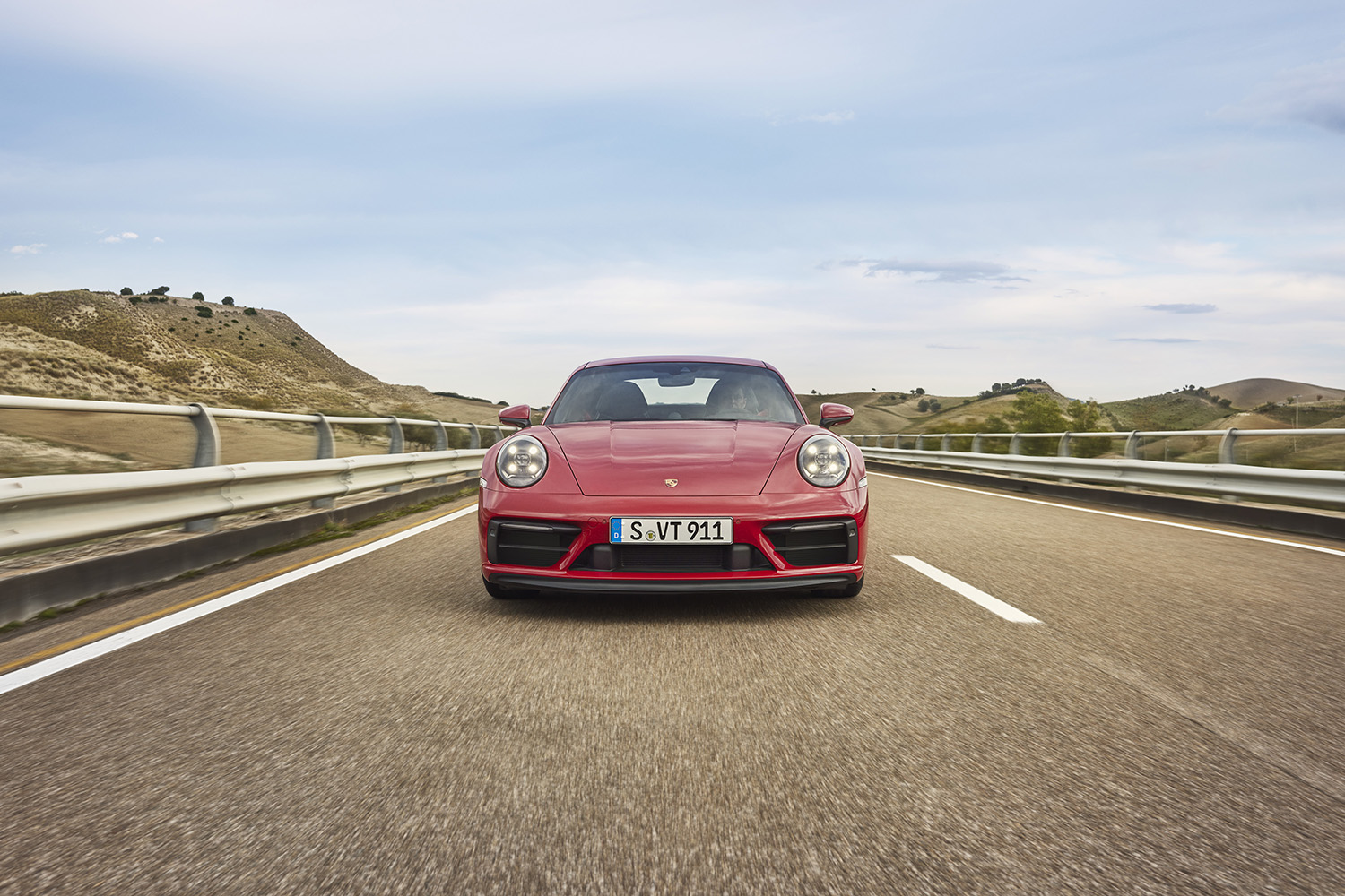 【スクープ】ついに復活！ 911最強グレード「GT2 RS」は空力も価格も異次元？ ニュルで捉えた次世代フラッグシップの画像多数