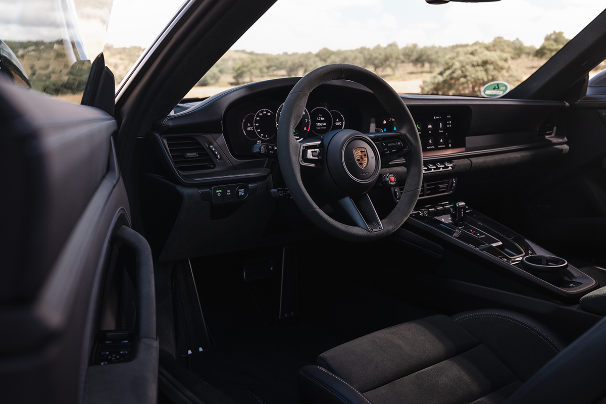 【スクープ】ついに復活！ 911最強グレード「GT2 RS」は空力も価格も異次元？ ニュルで捉えた次世代フラッグシップの画像多数