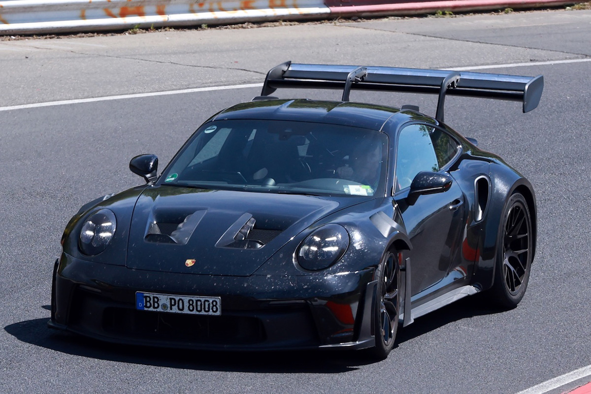 【スクープ】ついに復活！ 911最強グレード「GT2 RS」は空力も価格も異次元？ ニュルで捉えた次世代フラッグシップの画像多数