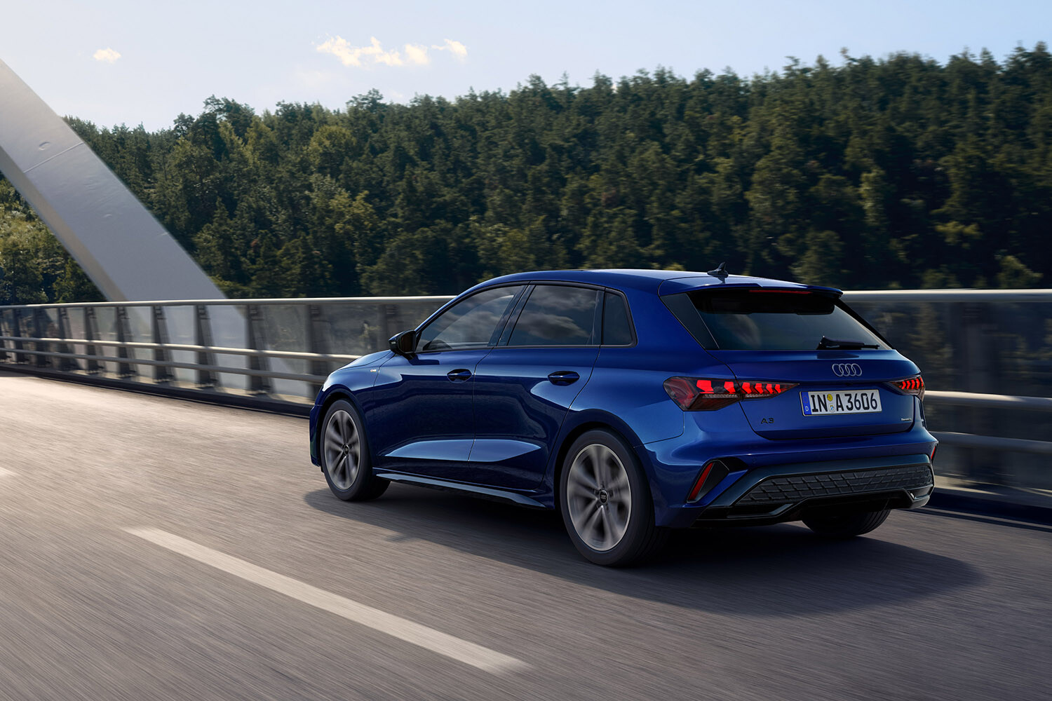 【待望のクワトロ解禁】新型「A3 40 TFSIクワトロ」登場。2.0Lターボ＋電子制御4WDで“日常で楽しめる本格アウディ”が日本上陸