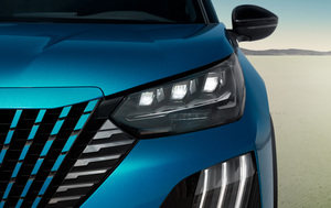 新型プジョー「2008 GTハイブリッド」登場。新開発ハイブリッドで高燃費21.5km/L、ディーゼルより8万円安の419万円