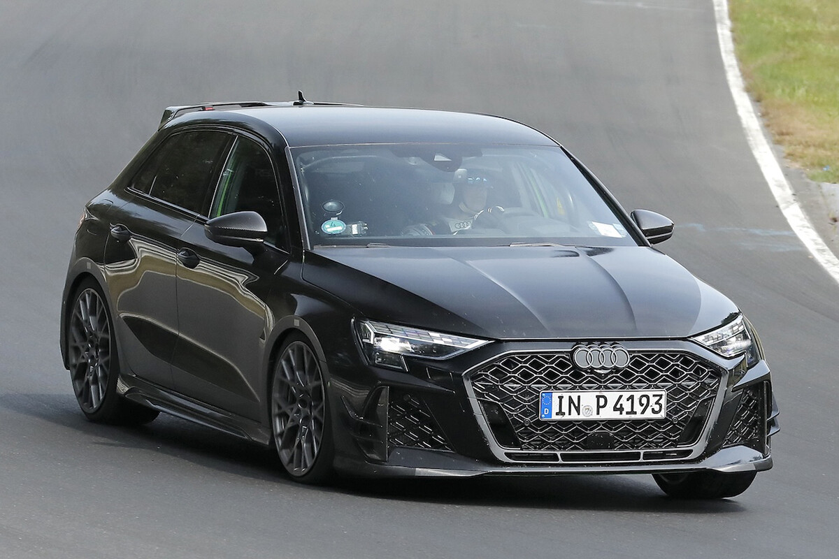 アウディ伝統の“5気筒”最終章か？ 「RS3 GT」プロトタイプをスクープ。2026年限定登場へ