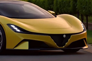 【復活はあるのか】アルファロメオ「4C」後継モデルの“噂”をもとに描かれたフェラーリ似の予想イラストが話題に