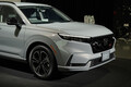 【3年のハンデを覆せるか】新型「CR-V」先行予約開始。ホンダ自慢の走りや使い勝手が魅力。新型ラッシュの激戦区ならではの不安も