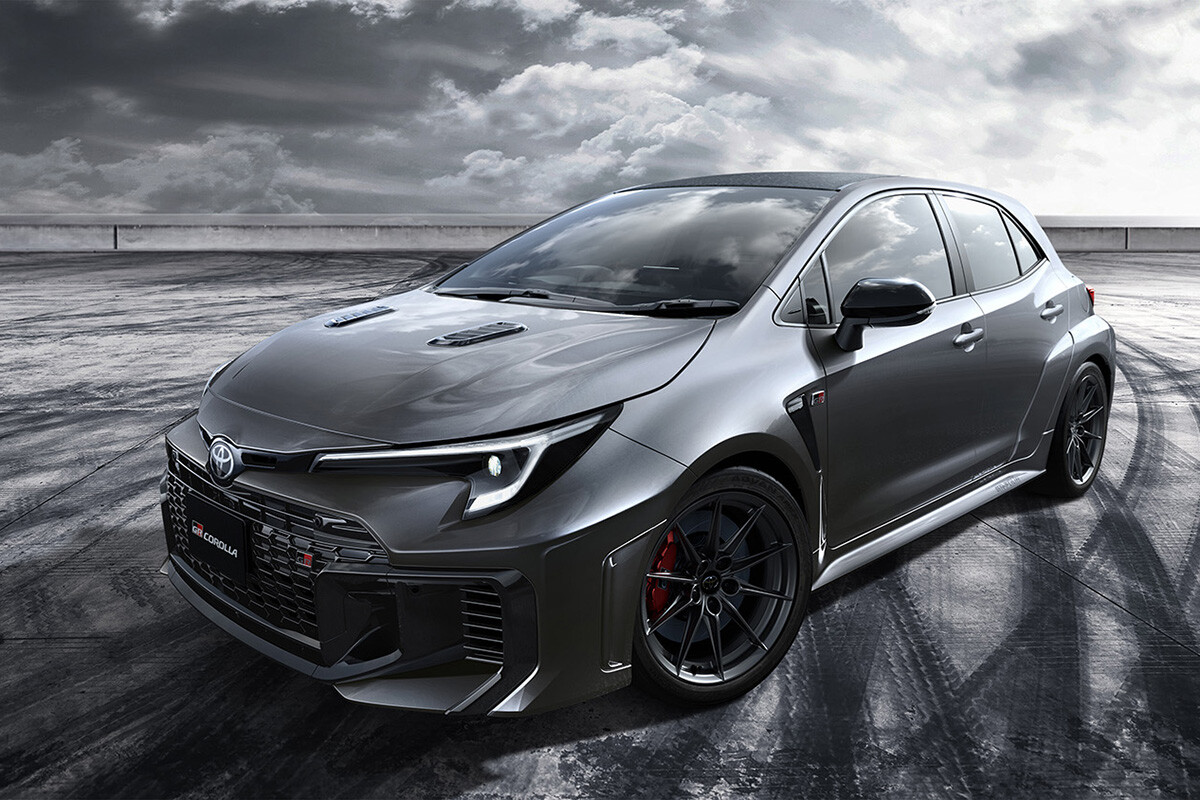 【規制に逆行？】一部改良でまさかの“バブリング音”も選べる。走行性能を強化したニュー「GRカローラ」登場…価格据え置き、供給体制も改善へ