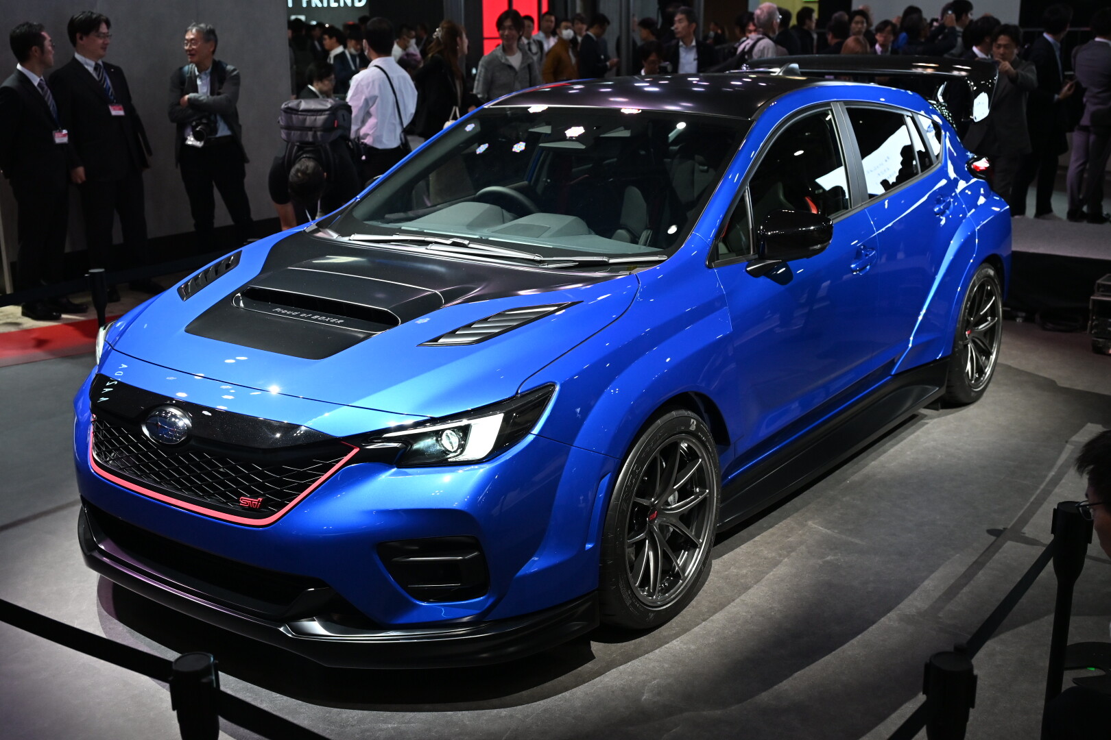 スバル「パフォーマンス-E／パフォーマンス-B」へのリアルな反響。「これぞクルマのカッコよさ」「市販化してほしい」の声…懸念点は？