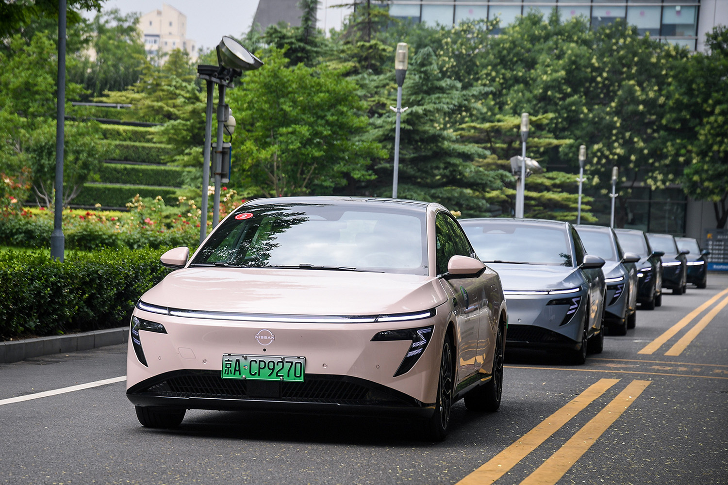 あの日産「サニー」が生きていた！ SUV全盛の“逆風”の中、中国で大ヒット「N7」とともに大幅進化。日本導入はあるのか？
