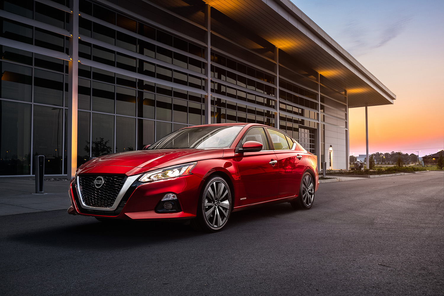 あの日産「サニー」が生きていた！ SUV全盛の“逆風”の中、中国で大ヒット「N7」とともに大幅進化。日本導入はあるのか？