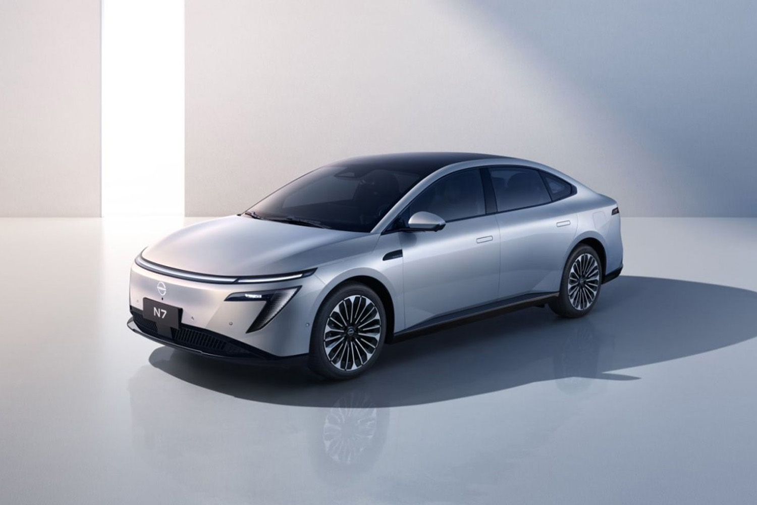 あの日産「サニー」が生きていた！ SUV全盛の“逆風”の中、中国で大ヒット「N7」とともに大幅進化。日本導入はあるのか？