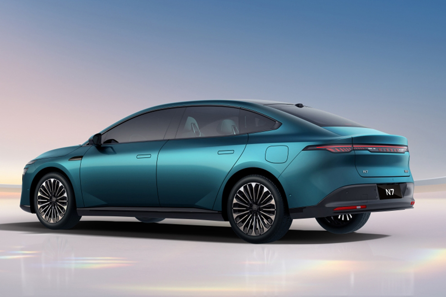 あの日産「サニー」が生きていた！ SUV全盛の“逆風”の中、中国で大ヒット「N7」とともに大幅進化。日本導入はあるのか？
