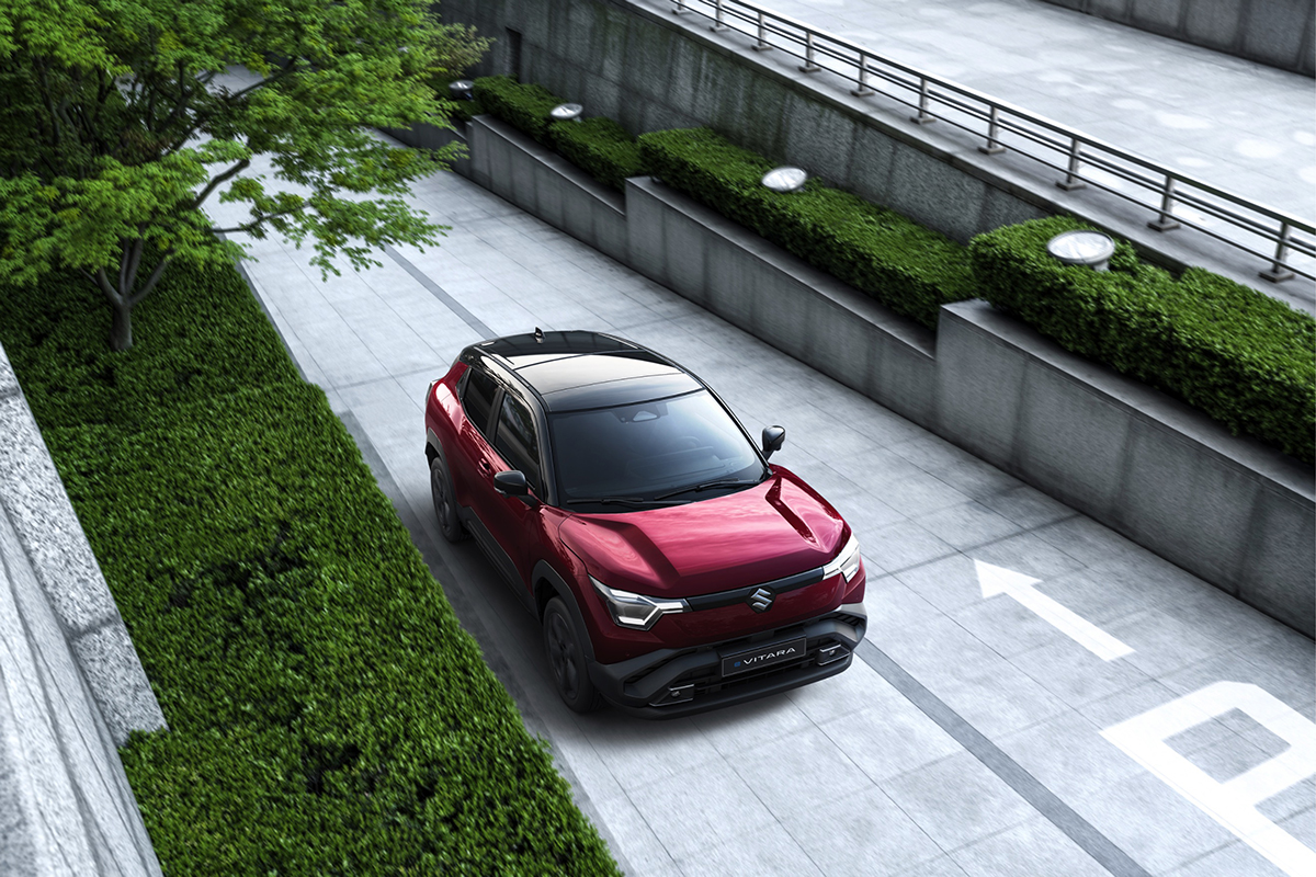 実質300台前半、航続520km。国産BEVの“生ぬるいコスパ”を破壊した新型「eビターラ」が中韓激安SUVにケンカを売る