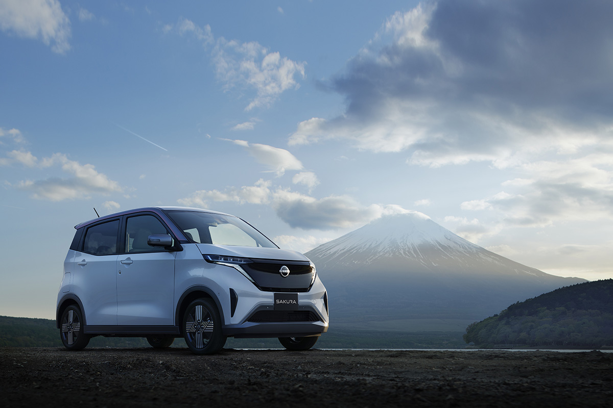 実質300台前半、航続520km。国産BEVの“生ぬるいコスパ”を破壊した新型「eビターラ」が中韓激安SUVにケンカを売る