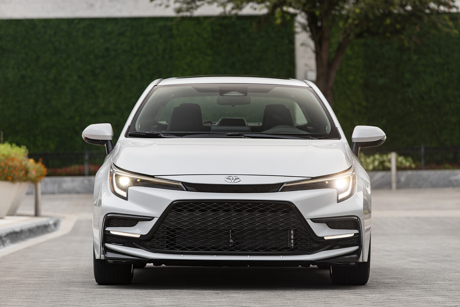 【新車が高い問題】北米でじわりと広がるセダン回帰。日産「セントラ」が示す“手頃さ”というもうひとつの選択肢