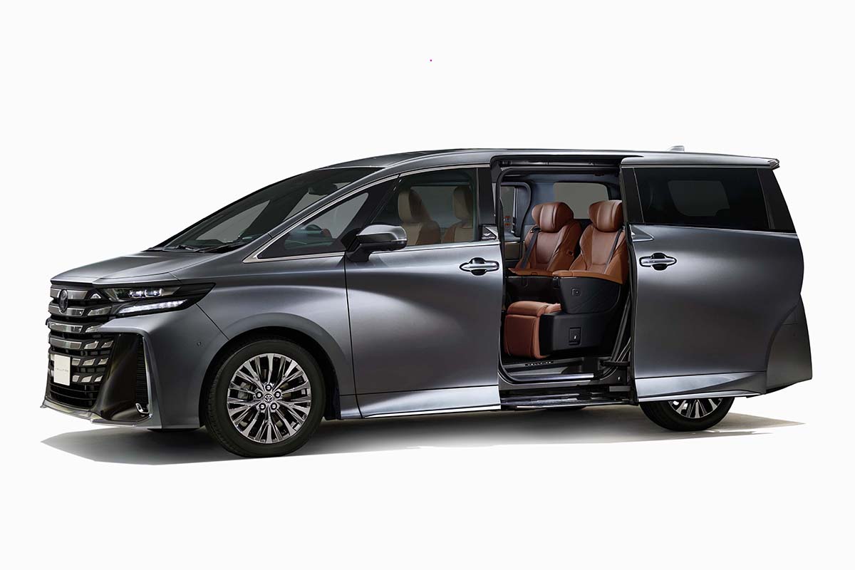 「日本のクルマといえばミニバン」と言われる日が来る？ 新型「アルファード／ヴェルファイアPHEV」豪華進化の変遷をひもとく