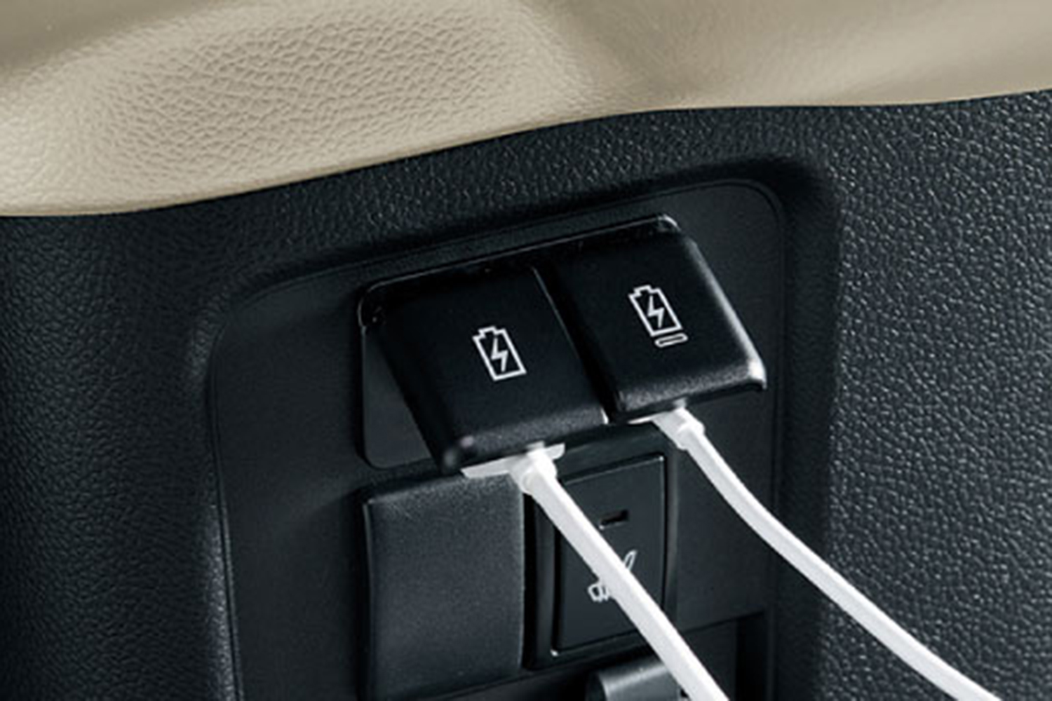 定番人気の軽ワゴン「ワゴンR」の中古車が安い。コスパ重視派なら覚えておきたい“買っていい年式・ダメな年式”
