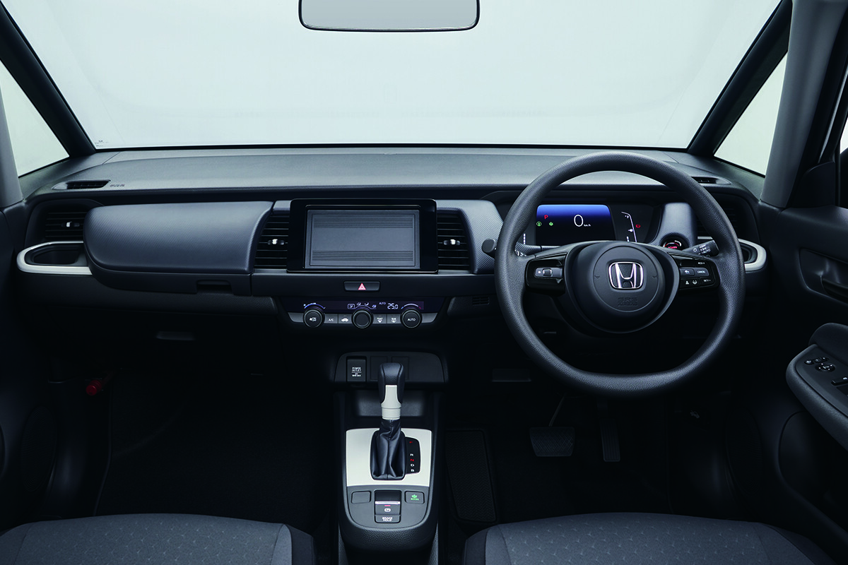 【実際どうなの？】「フィット」オーナーのリアルな評価。「オールマイティさ」が好評もデザインは賛否が渦巻く…新型は栄光を取り戻せるか