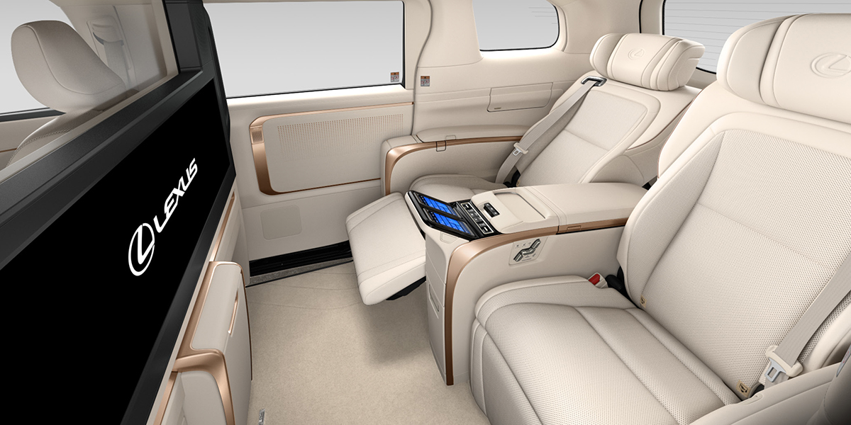 レクサスLMがライバル。メルセデスの新型高級ミニバン「VLE」と「VLS」は2026年初頭に発売。日本発売はどうなる？