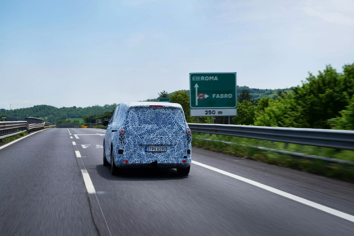 レクサスLMがライバル。メルセデスの新型高級ミニバン「VLE」と「VLS」は2026年初頭に発売。日本発売はどうなる？