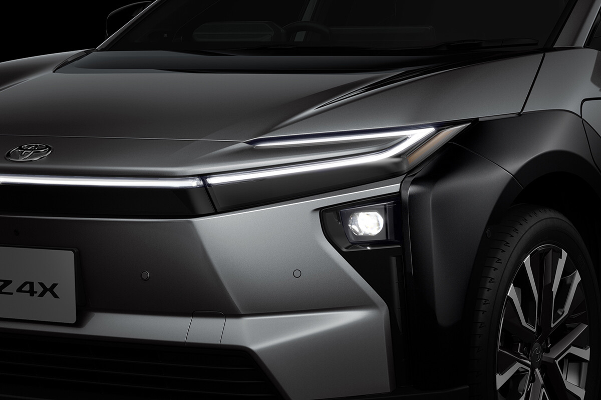 改良型「bZ4X」への反響は？ 最長746kmも“ハンマーヘッド化”に否定的な声。引き続き価格がハードルに