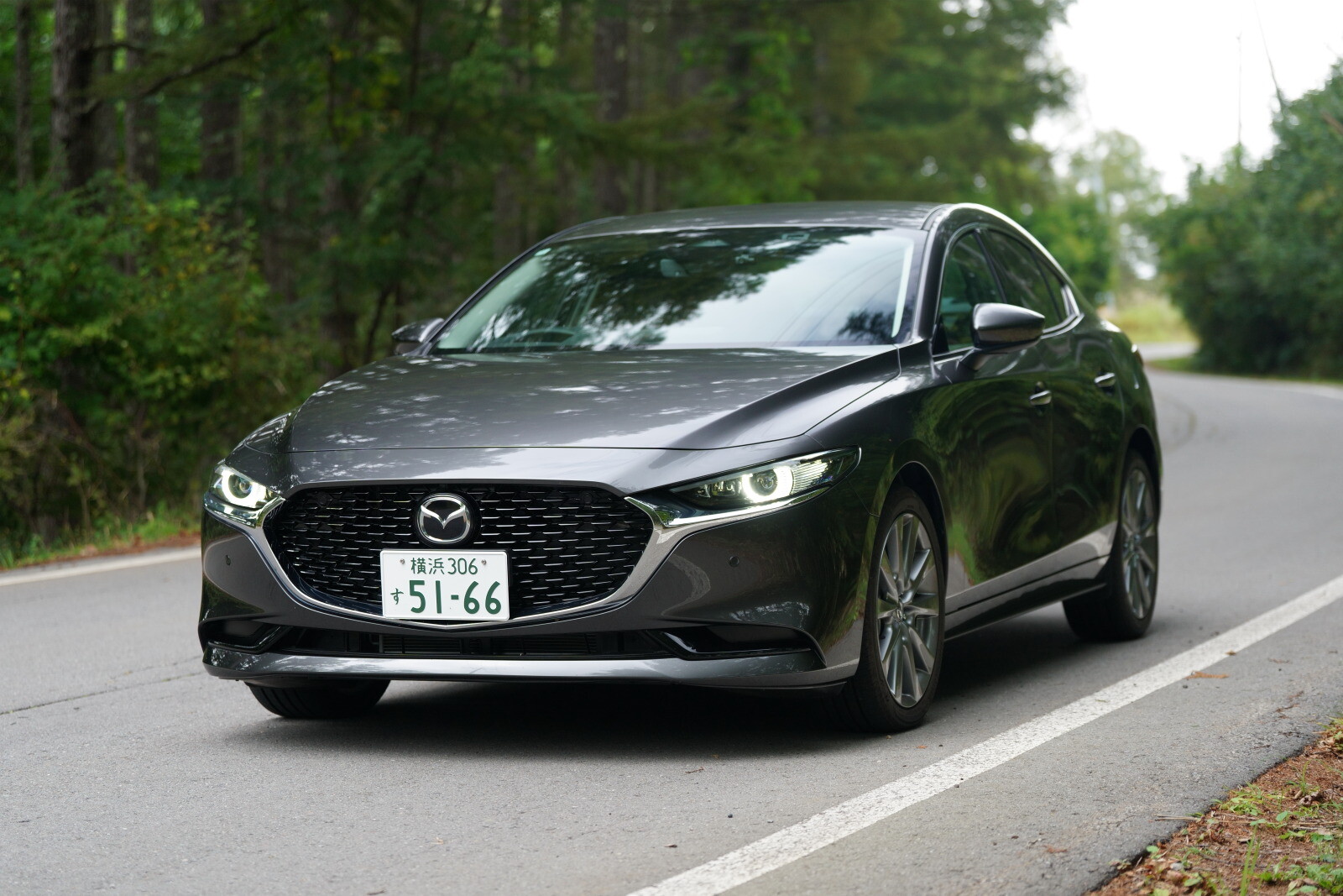 【ファミリアから続く系譜】「マツダ3セダン」試乗。「ファストバック」との差や希少な国産コンパクトセダンの魅力を再検証した