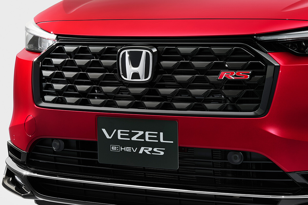 【神アプデ】「ヴェゼル」待望の新グレード「e:HEV RS」の価格判明!?　RS初の4WD設定と立体駐車場対応で人気爆発の予感