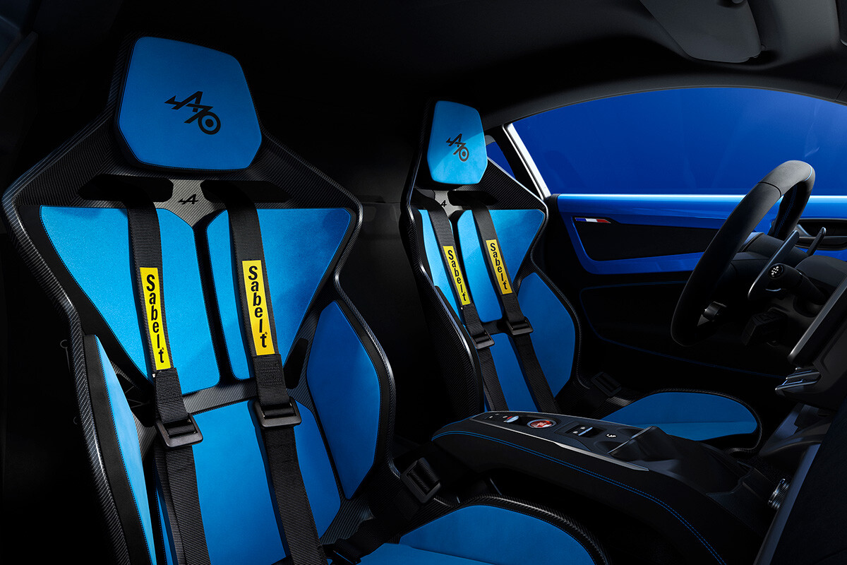 【BEV化の波についに飲まれた】アルピーヌ「A110」が受注終了。日本限定70台の特別仕様車が“本当に最後のガソリンモデル”になる衝撃