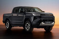 トヨタ新型「ハイラックス」の国内仕様はディーゼルのみ。豪州のBEV仕様は“鉱山向け”という割り切った電動化プラン