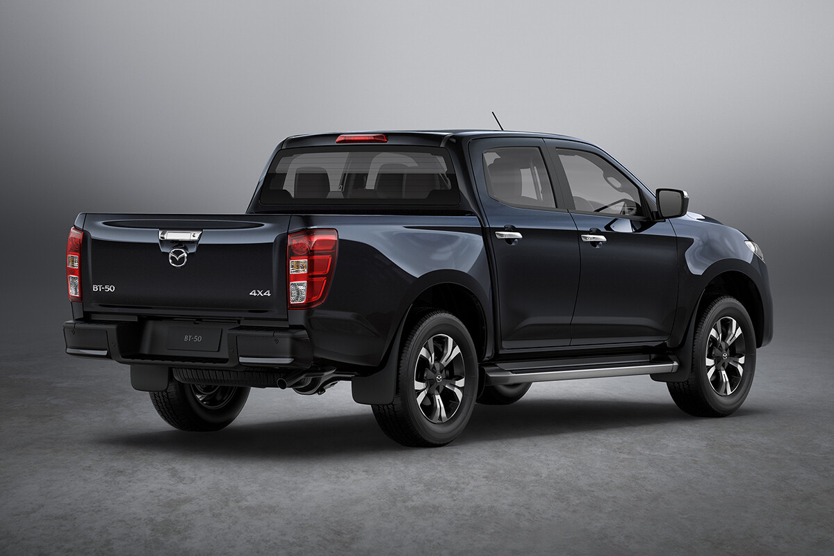 マツダの海外トラック「BT-50」はなぜEVを選ばず？ 兄弟の「D-Max」が電動化する中でディーゼル固執の真意とは