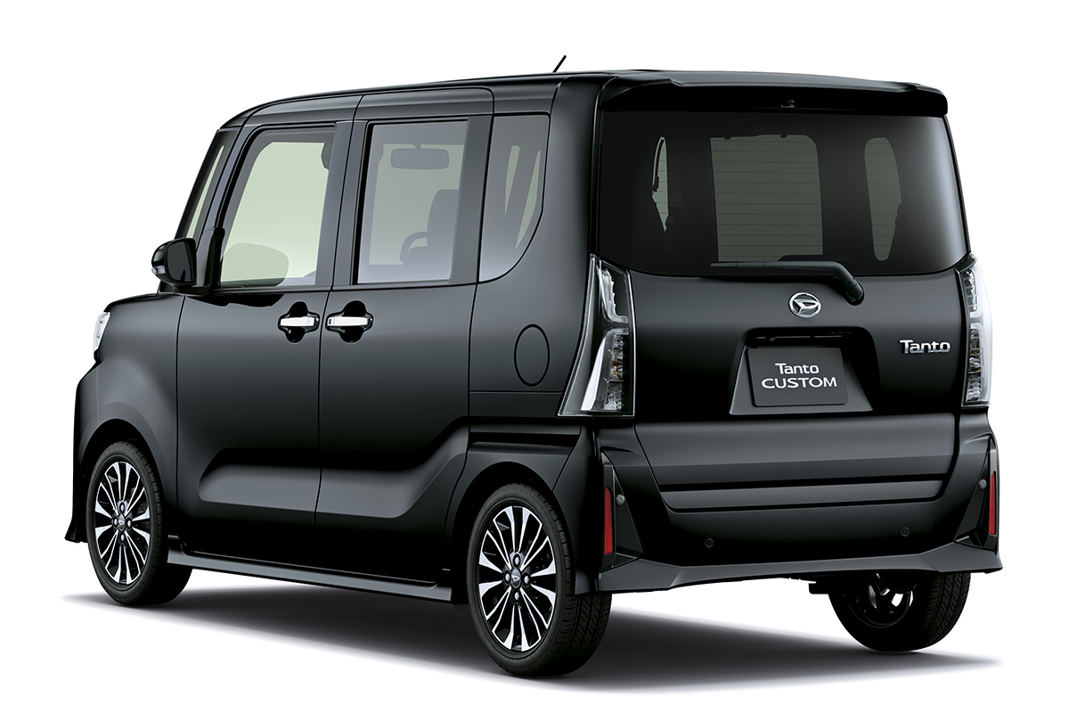 ホンダ「N-BOX」10年連続軽自動車販売台数ナンバー1！ なぜここまで長く愛されるのか？