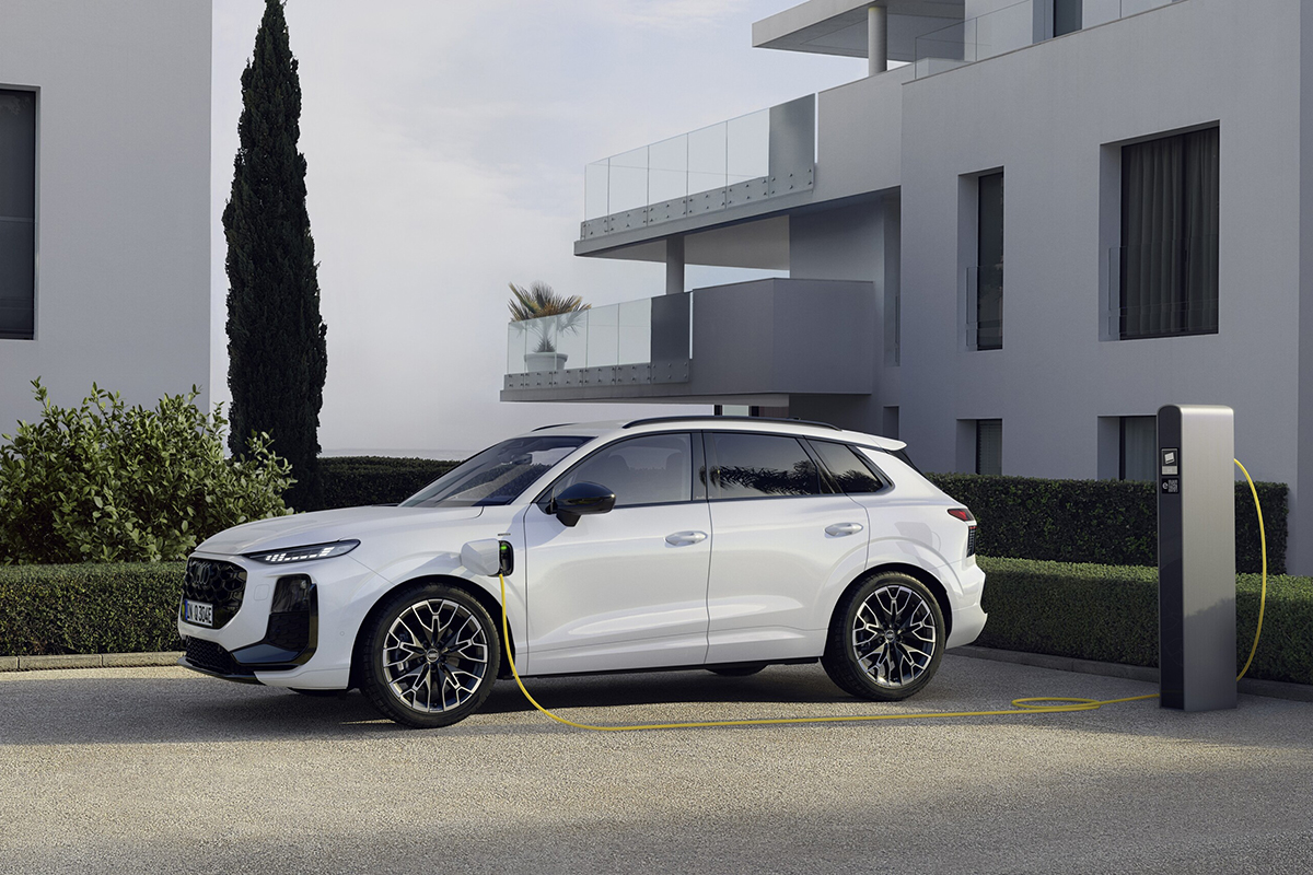 アウディ新型「Q3 スポーツバック」を発表。進化したマトリクスLEDヘッドライトの採用やPHEVを設定…欧州で11月発売