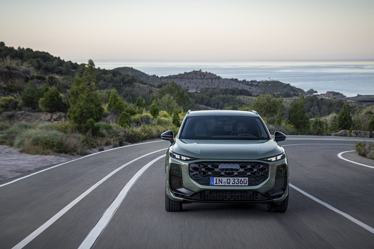 アウディ新型「Q3 スポーツバック」を発表。進化したマトリクスLEDヘッドライトの採用やPHEVを設定…欧州で11月発売