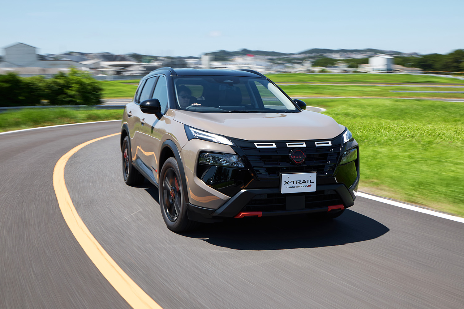 日産「エクストレイル」がマイナーチェンジ。新グレード「ロッククリーク」追加＆コネクテッド機能を強化…価格は384万3400<span class=