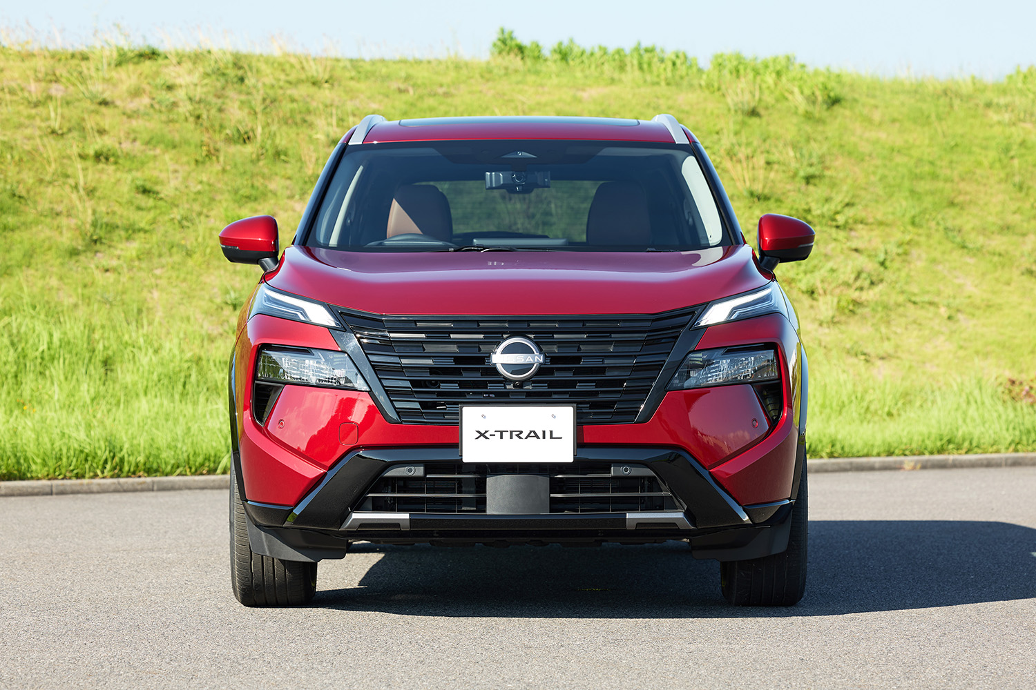 日産「エクストレイル」がマイナーチェンジ。新グレード「ロッククリーク」追加＆コネクテッド機能を強化…価格は384万3400<span class=