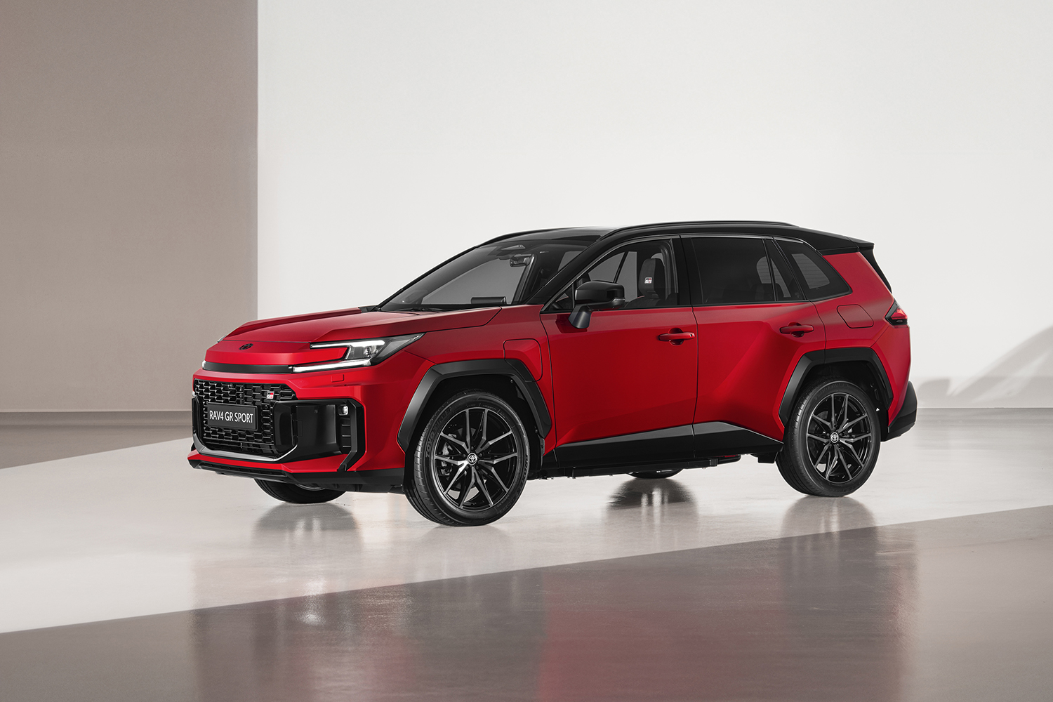 今年中に「フォレスター」や「エクストレイル」を買うべきか？ 「CX-5」や「RAV4」の新型を待つべきか？ 失敗たくない人のSUV選び