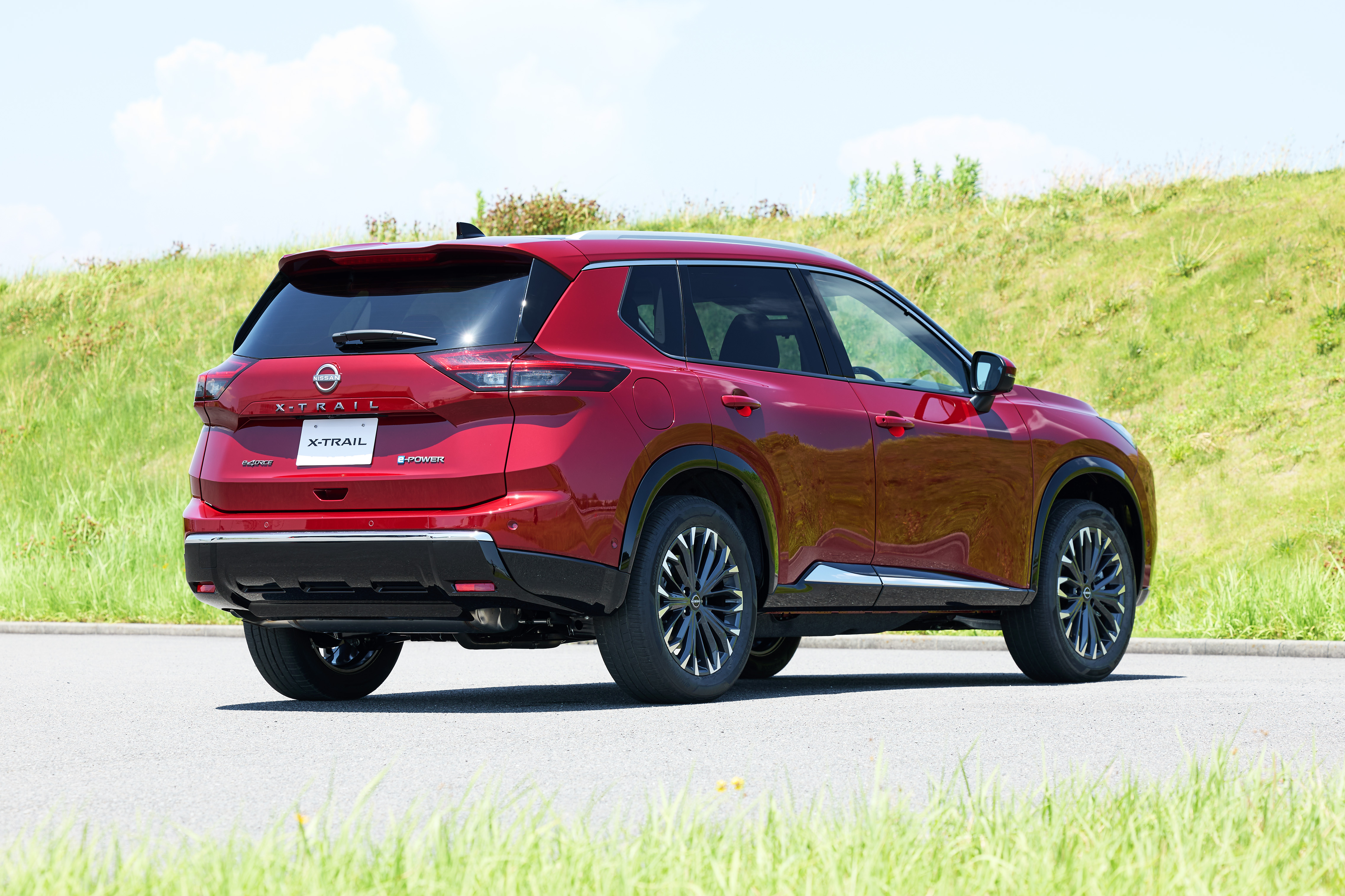 今年中に「フォレスター」や「エクストレイル」を買うべきか？ 「CX-5」や「RAV4」の新型を待つべきか？ 失敗たくない人のSUV選び