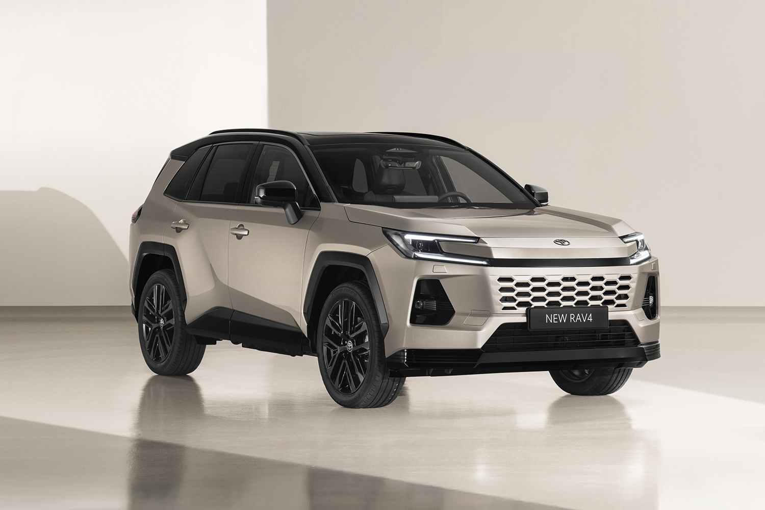 今年中に「フォレスター」や「エクストレイル」を買うべきか？ 「CX-5」や「RAV4」の新型を待つべきか？ 失敗たくない人のSUV選び